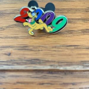 2009 Mini-Pin Mickey Friends Pluto Only Disney Pin